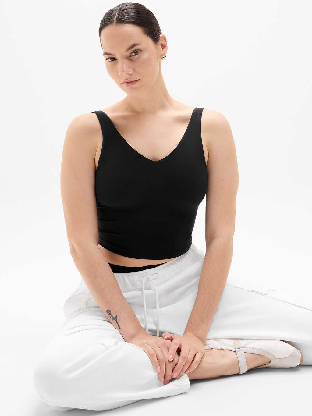 Transcend V-Neck Crop Sports Bra A-C - Black