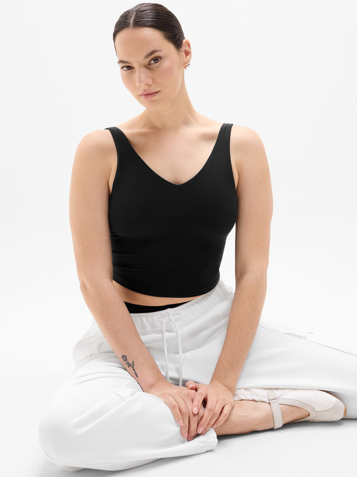 Transcend V-Neck Crop Sports Bra A-C - Black