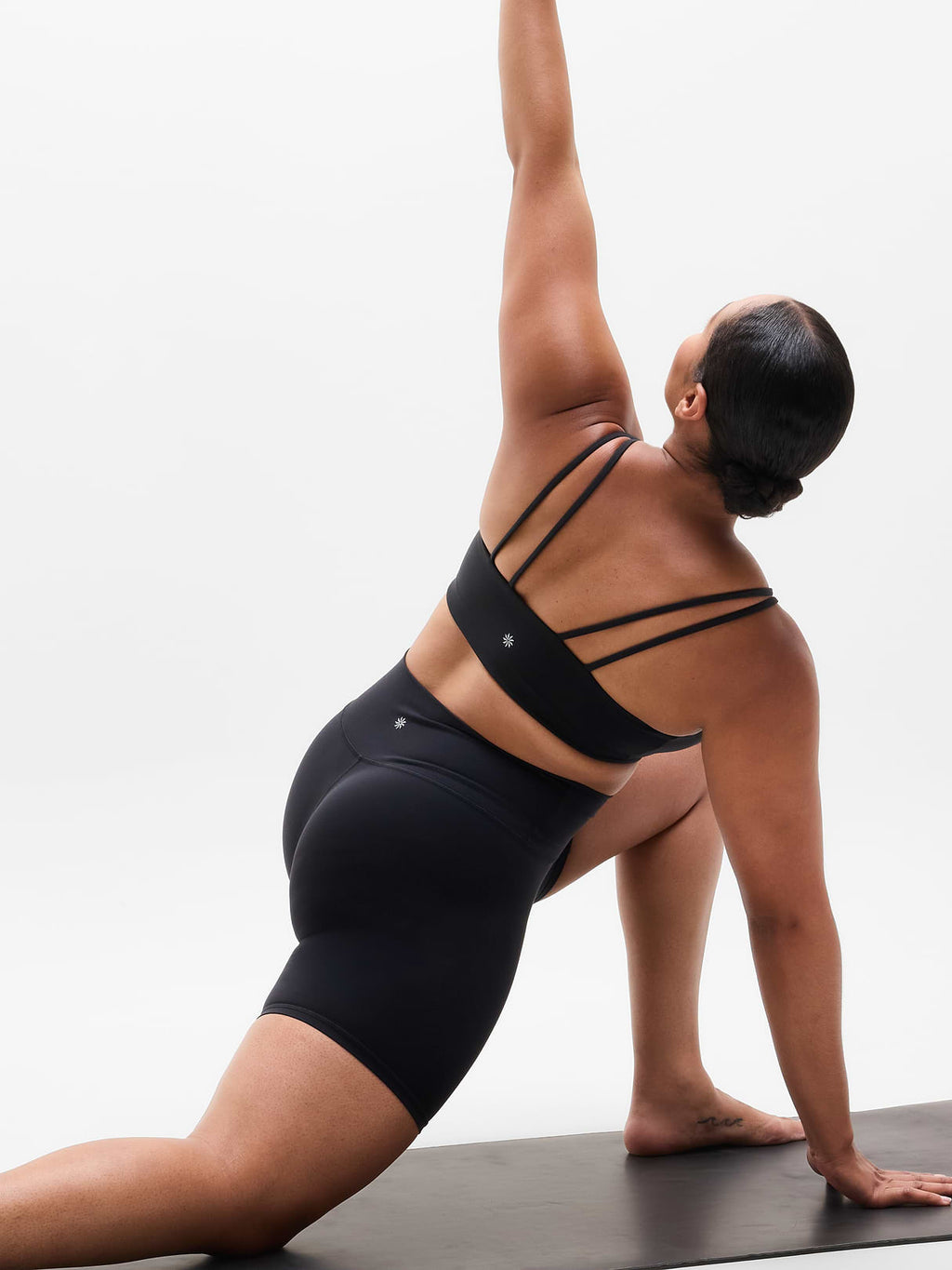 Transcend Strappy Bra D-DD - Black
