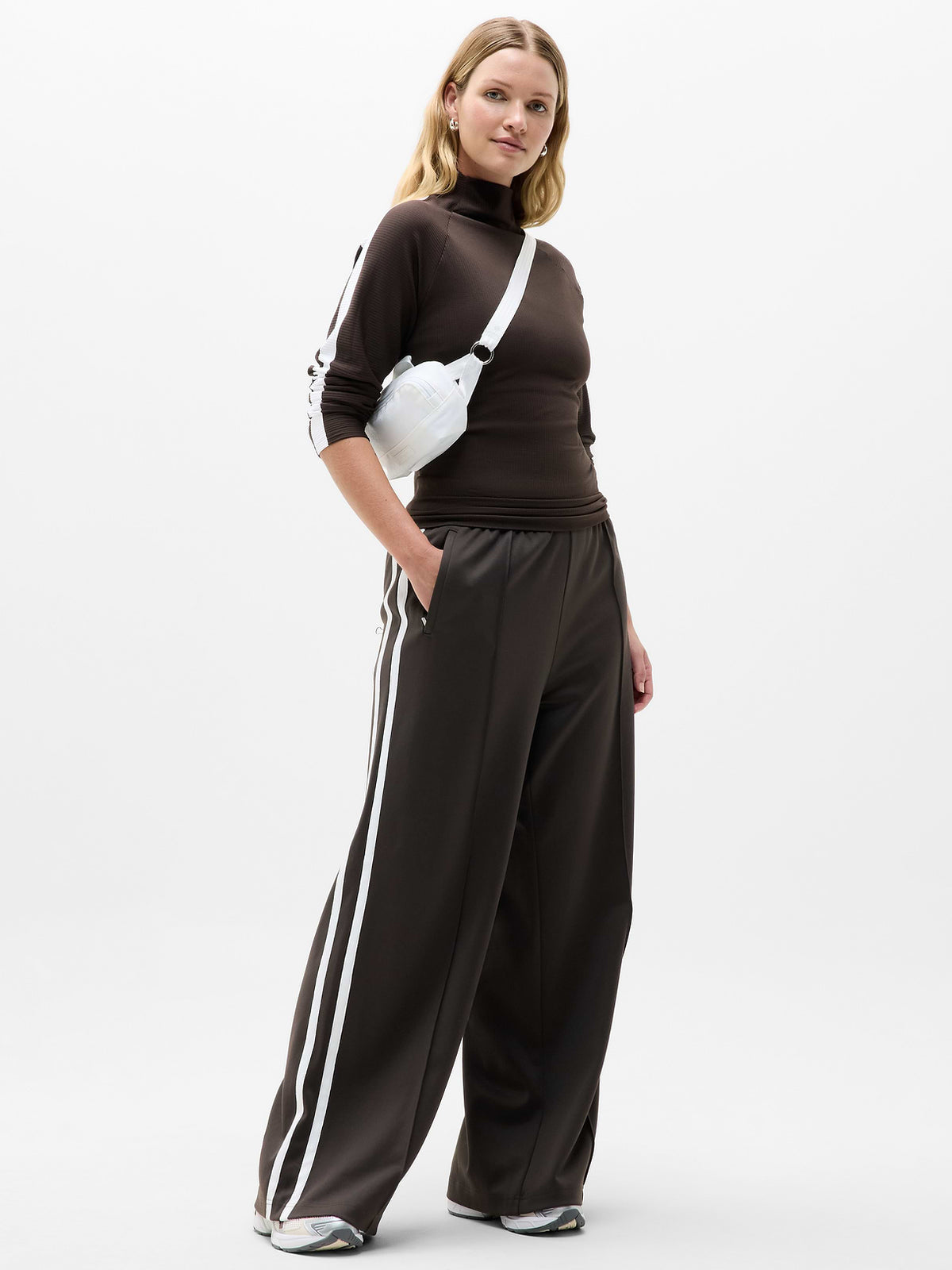 Renew Seamless Mock Neck Top - Truffle/White