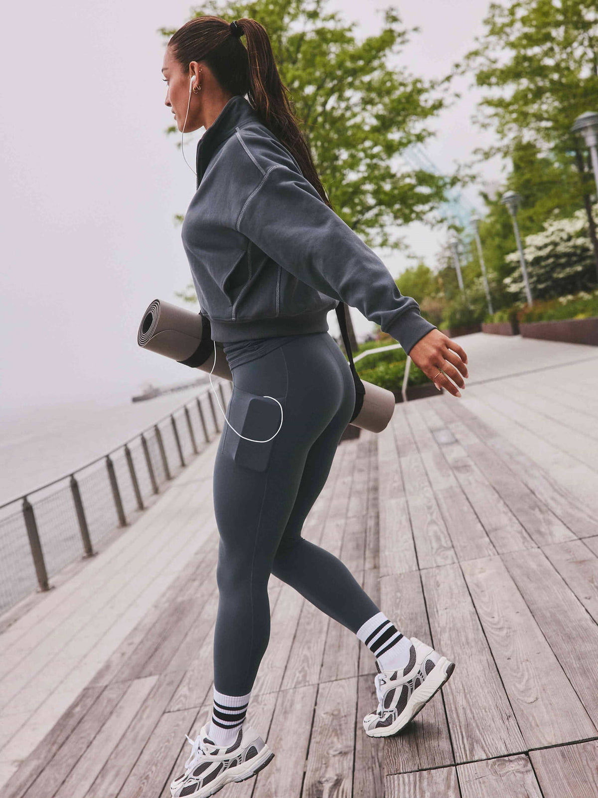 Salutation Stash Fold Over 7/8 Legging - Shadow Grey