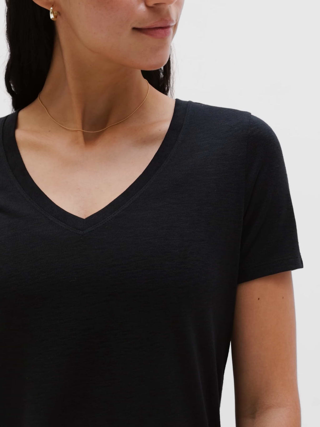 Breezy Scoop V-Neck Tee - Black