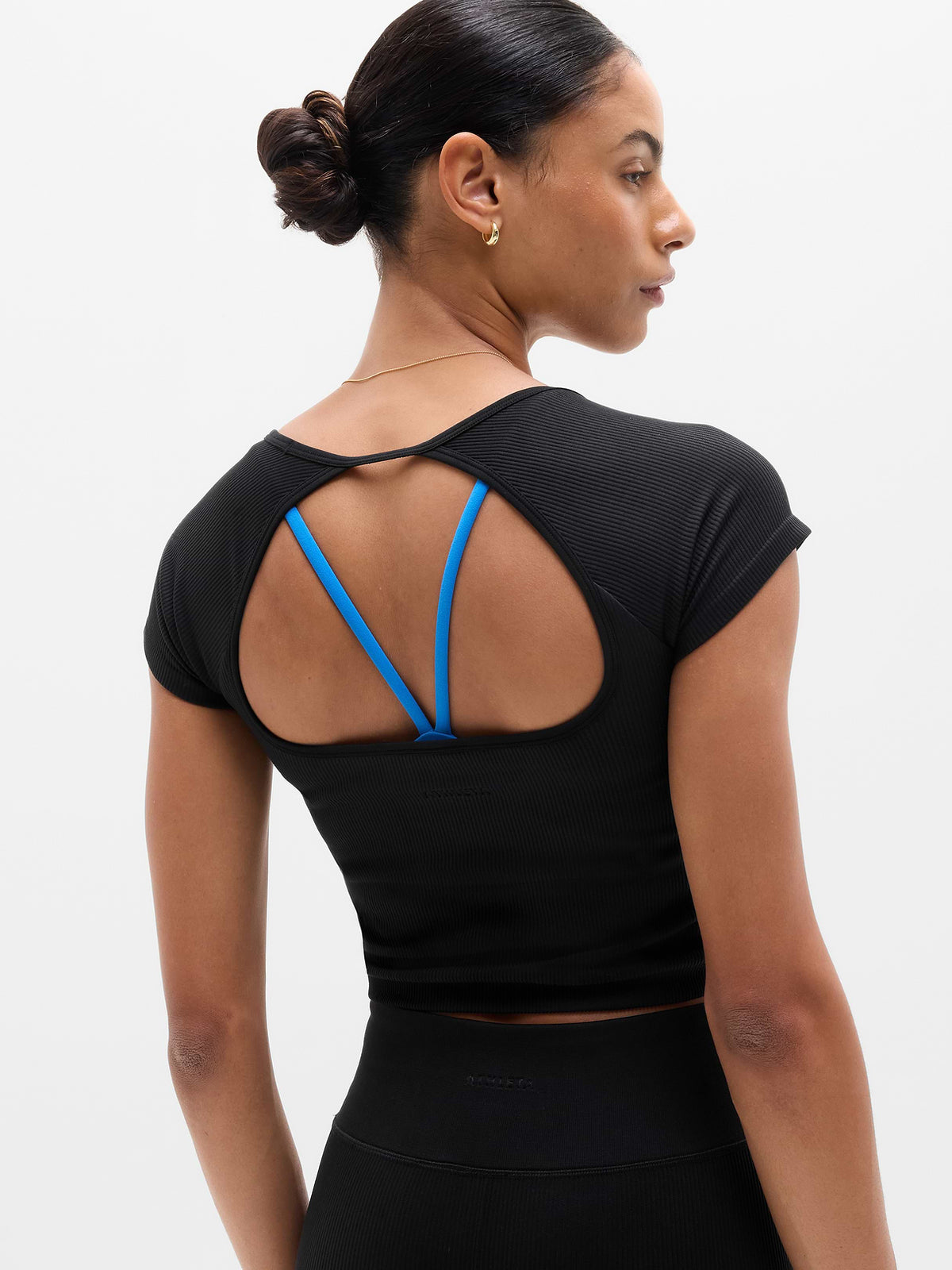 Recharge Seamless Open Back Tee - Black Rib