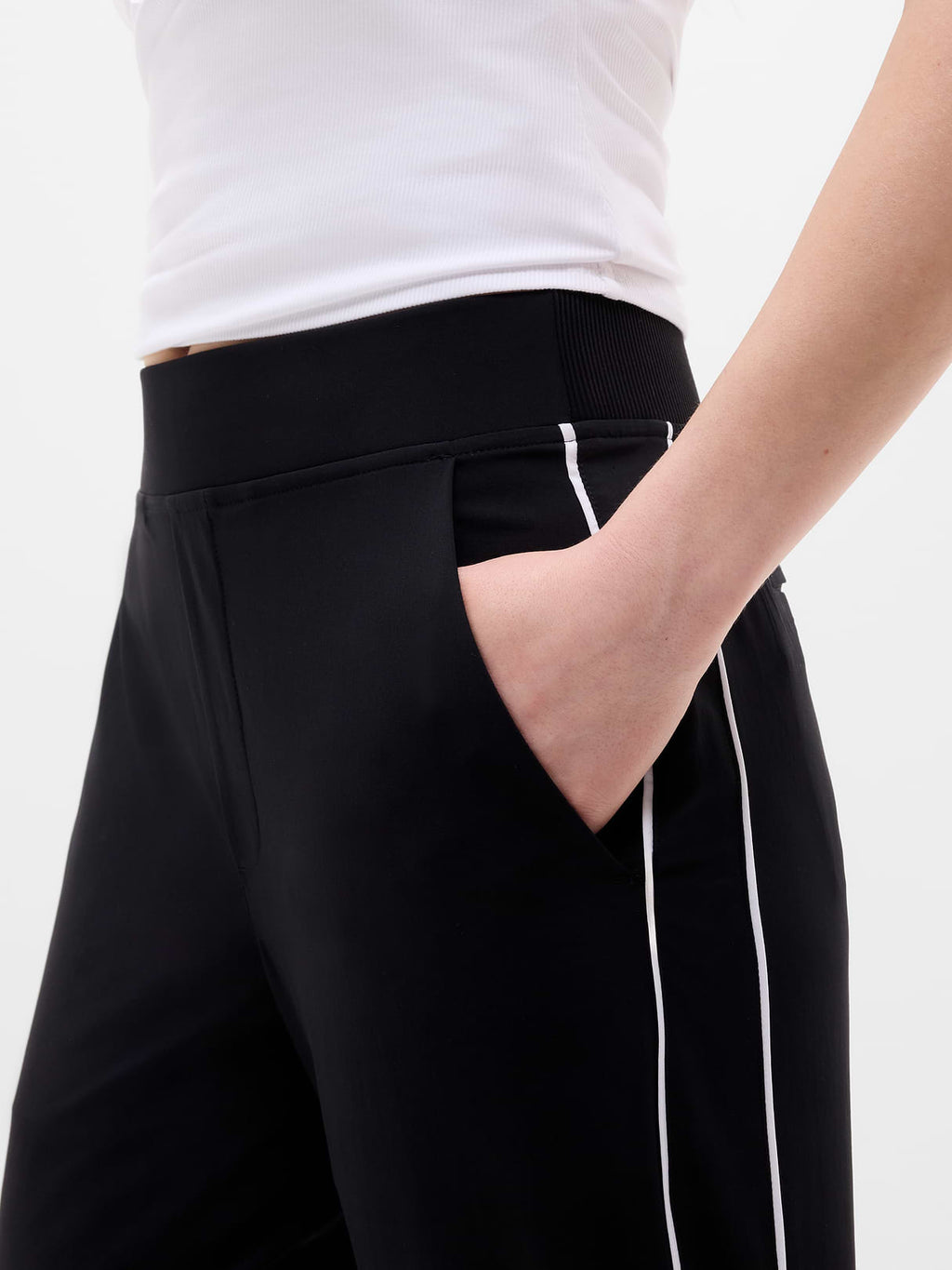 Brooklyn Piping Ankle Pant - Black/Bright White