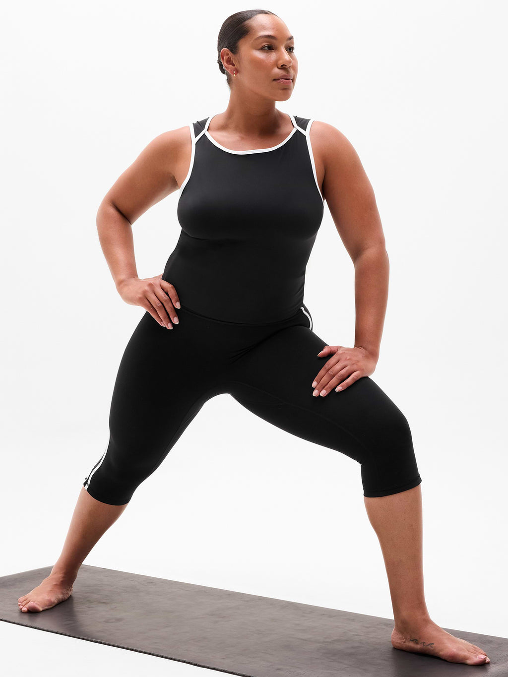 Transcend Open Back Muscle Tank - Black/Bright White