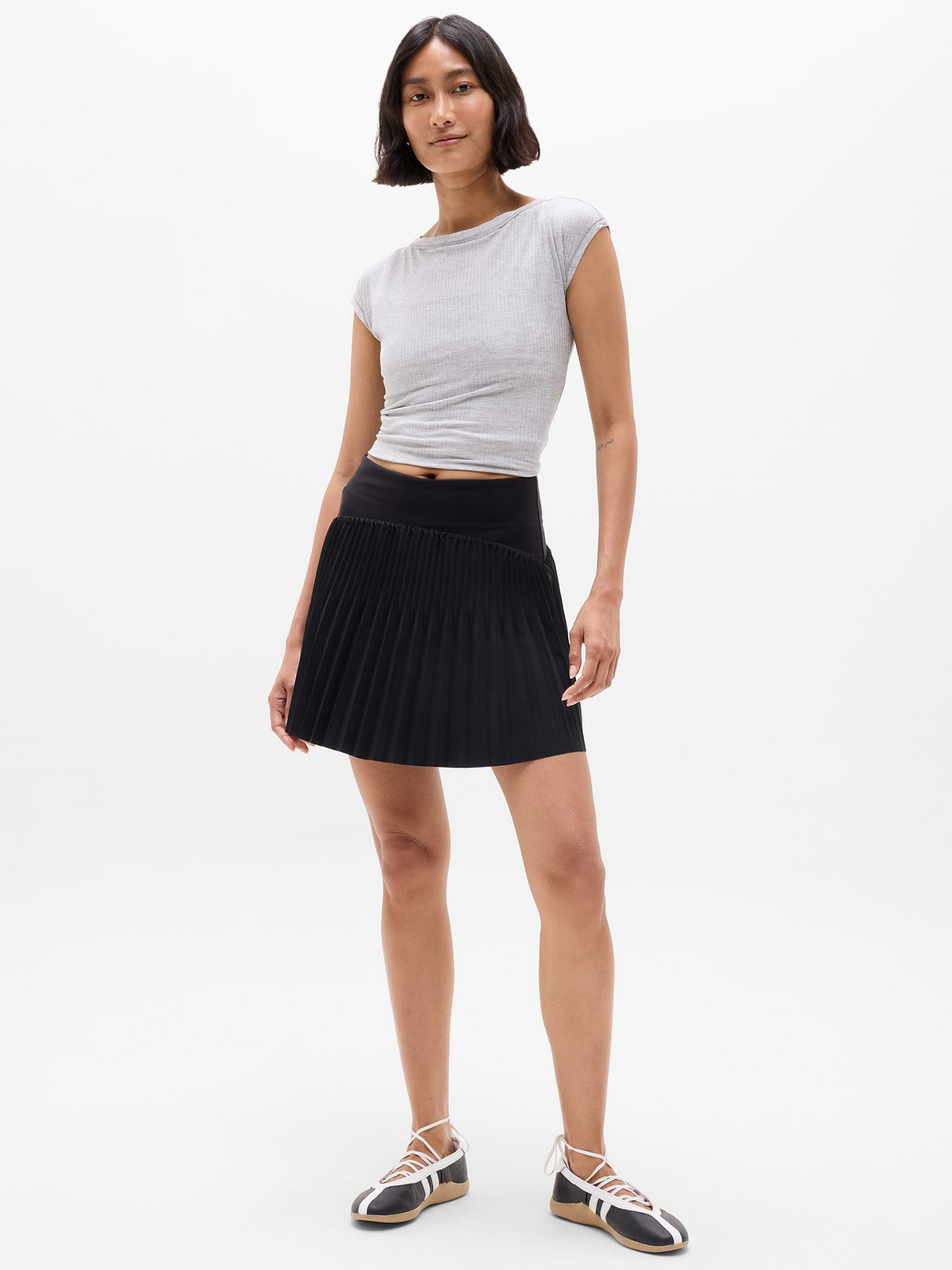 Featherweight Plissé Skort - Black