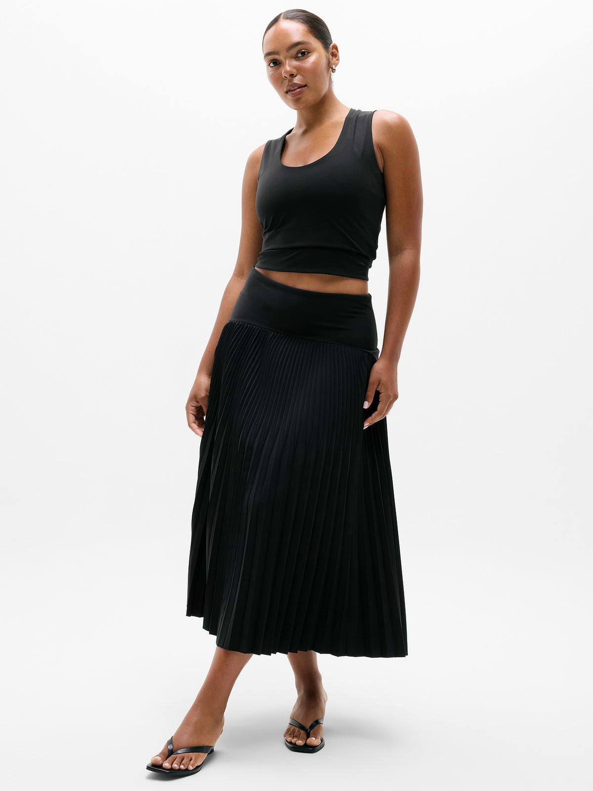 Featherweight Plissé Midi Skirt - Black