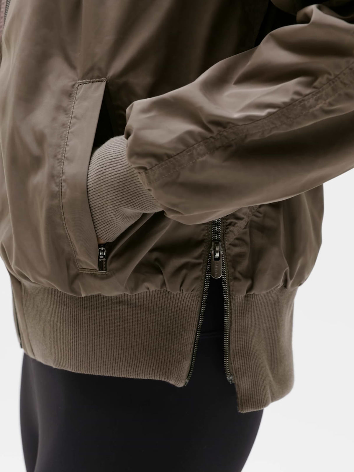Jetset Bomber - Umber