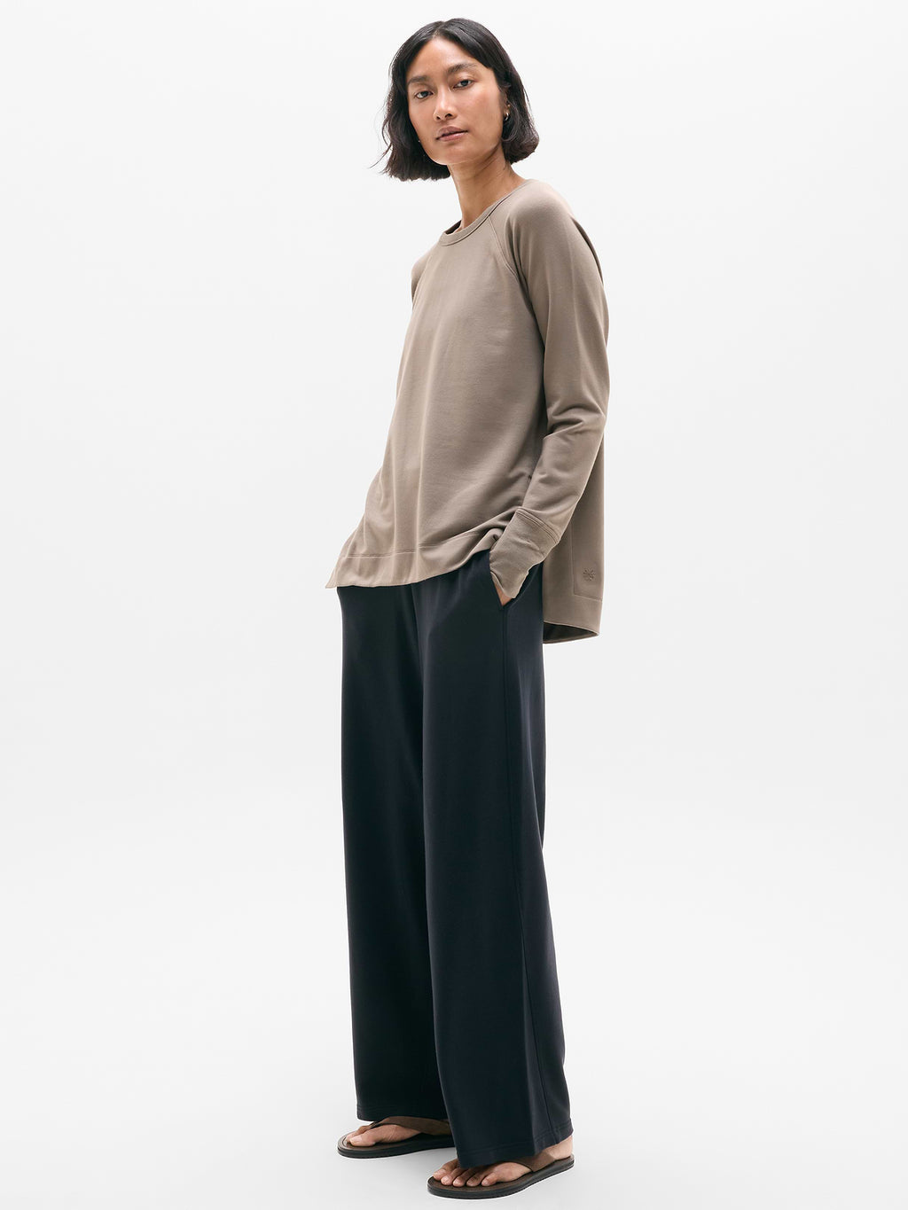 Coaster Luxe V-Neck Sweatshirt - Umber