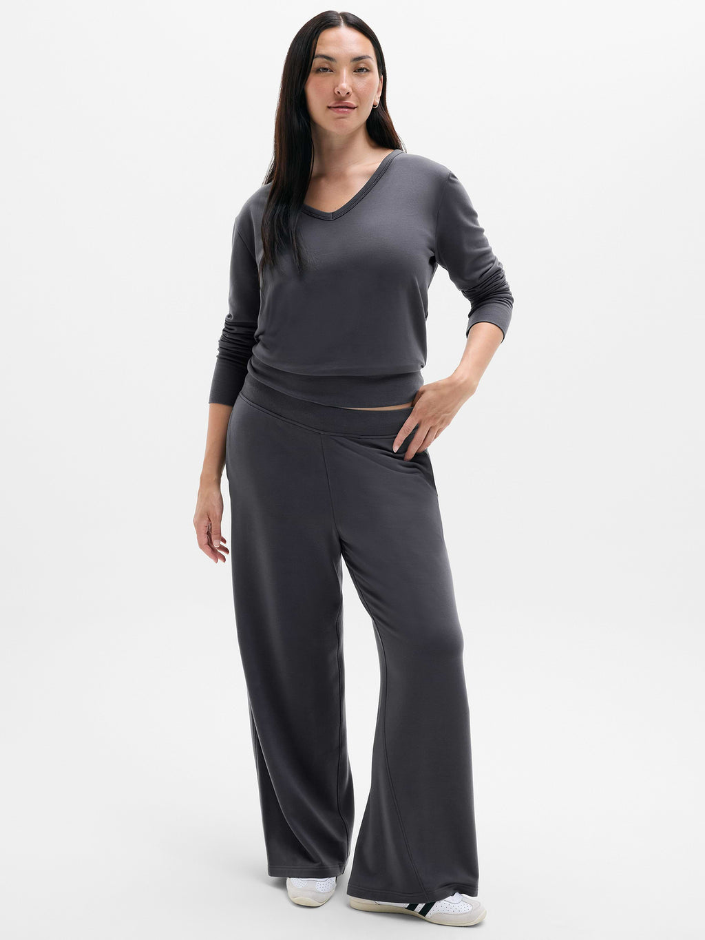 Coaster Luxe Straight Leg Pant - Ash