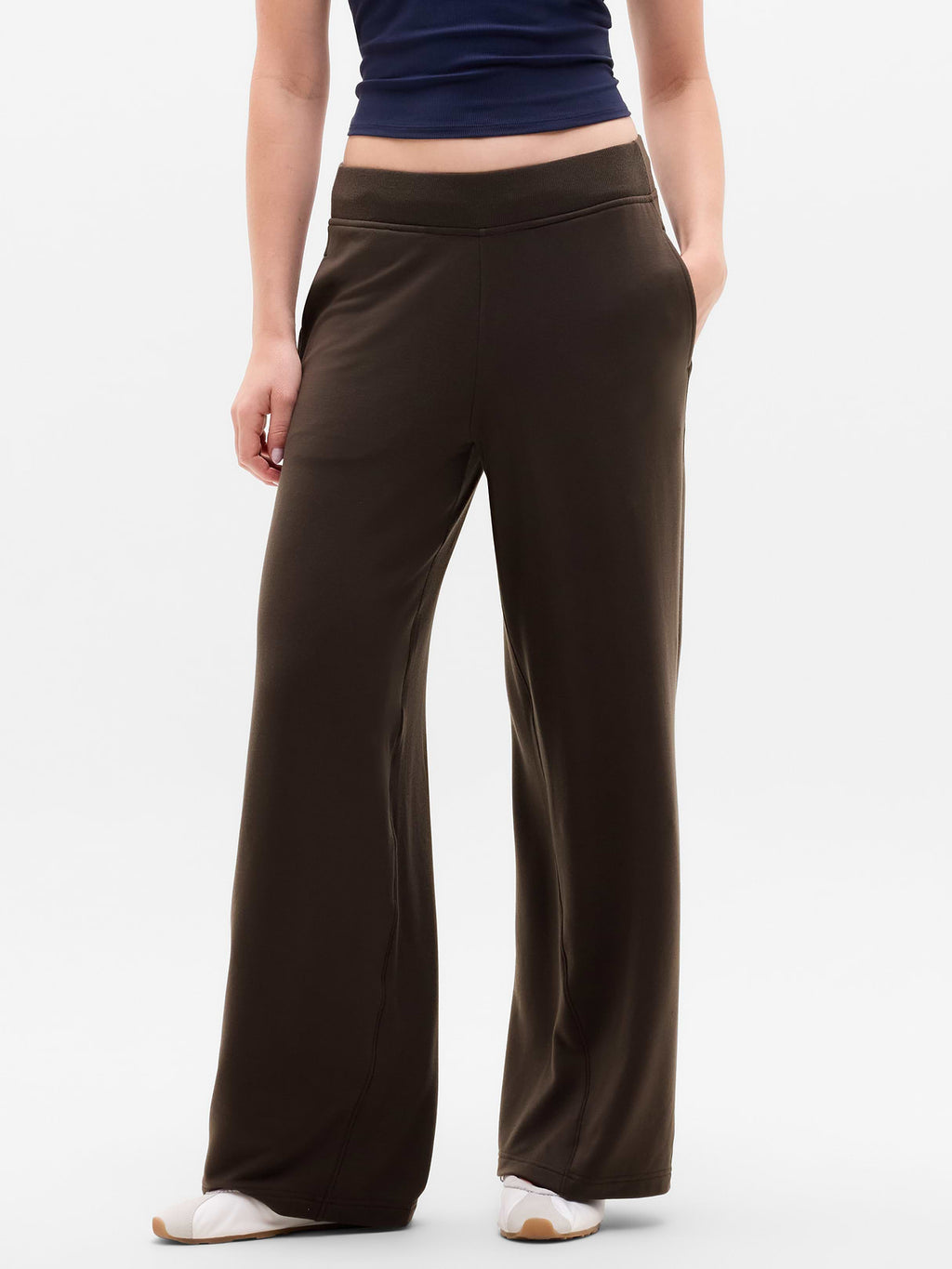 Coaster Luxe Straight Leg Pant - Truffle