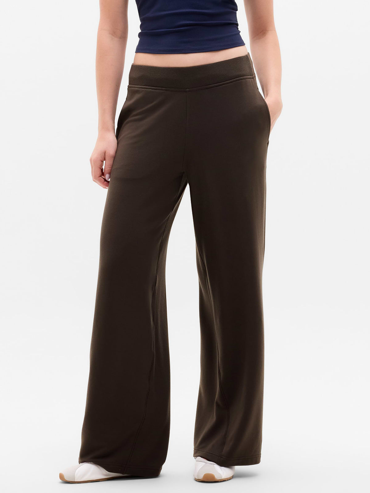 Coaster Luxe Straight Leg Pant - Truffle