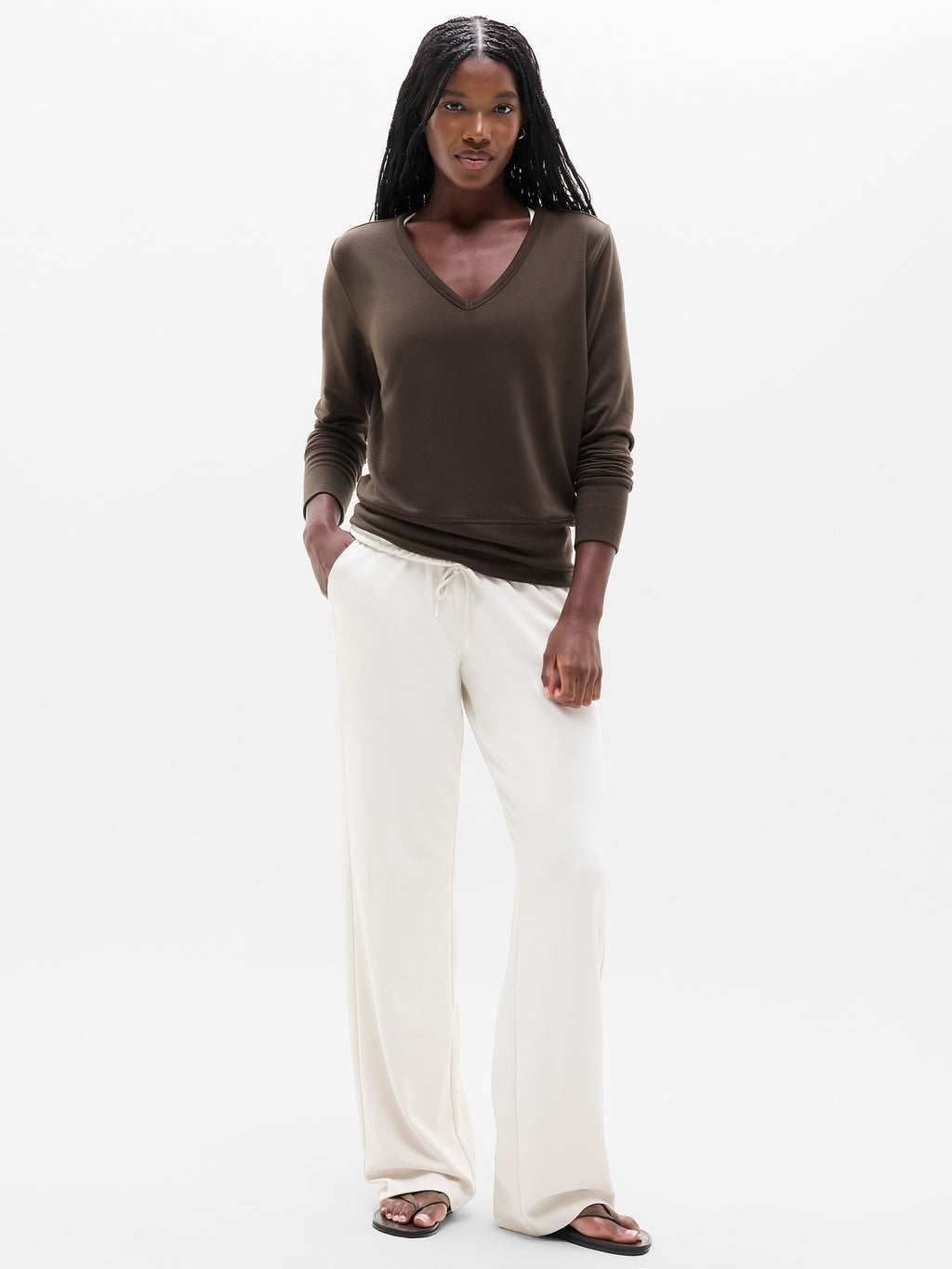 Coaster Luxe V-Neck Sweatshirt - Truffle