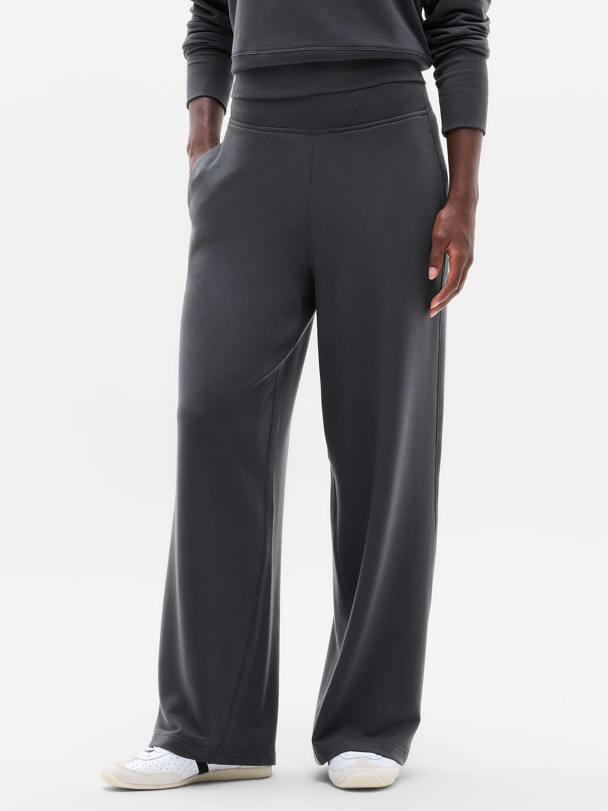 Coaster Luxe Straight Leg Pant - Ash