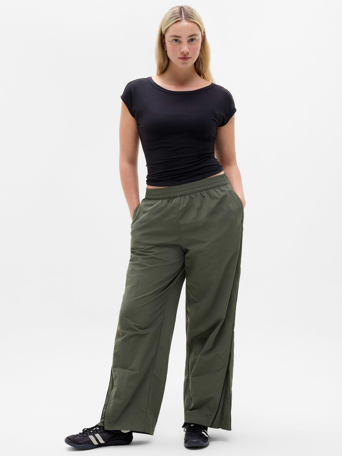 On The Move Mid Rise Track Pant - Jungle/Black