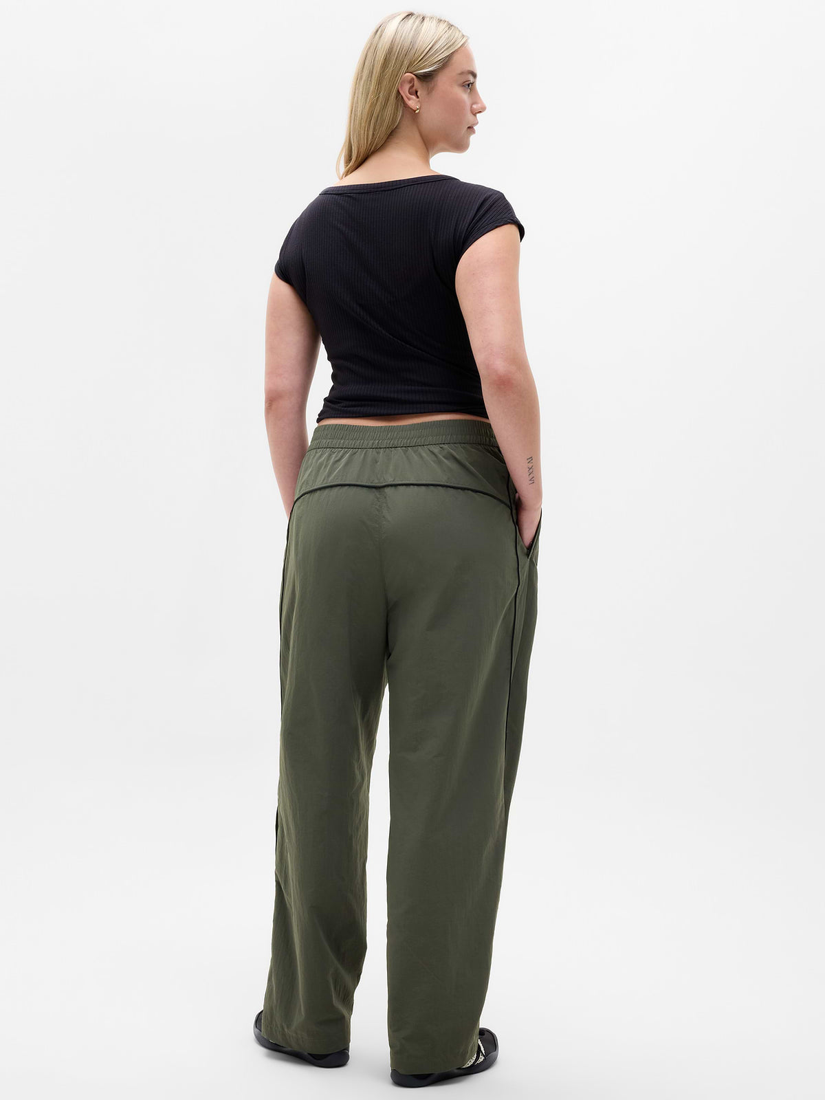 On The Move Mid Rise Track Pant - Jungle/Black
