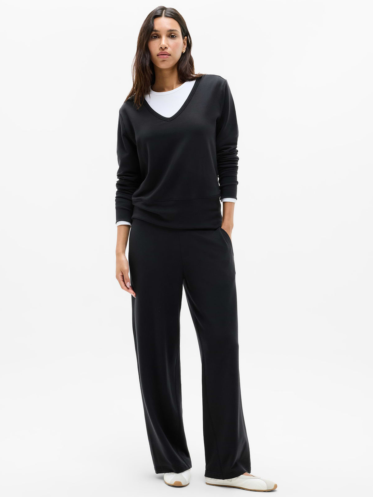 Coaster Luxe V-Neck Sweatshirt - Black