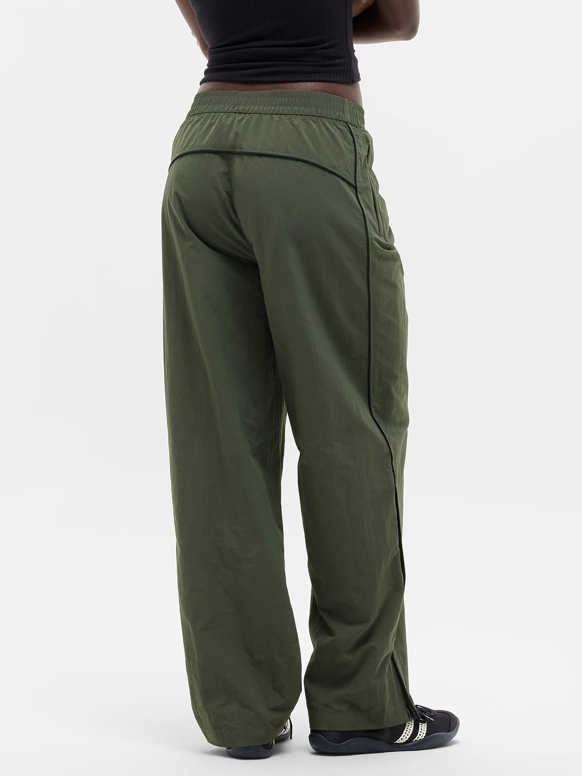 On The Move Mid Rise Track Pant - Jungle/Black