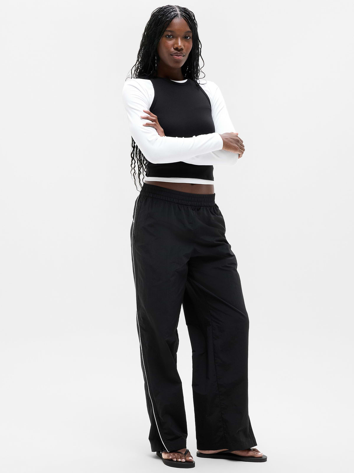 On The Move Mid Rise Track Pant - Black/White