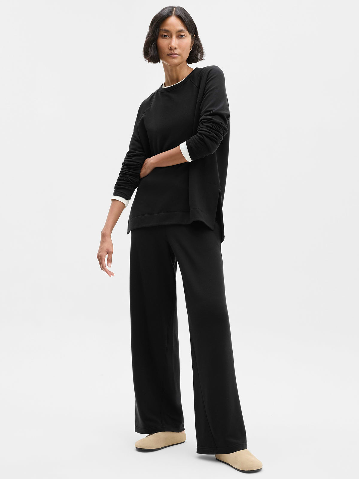 Coaster Luxe V-Neck Sweatshirt - Black